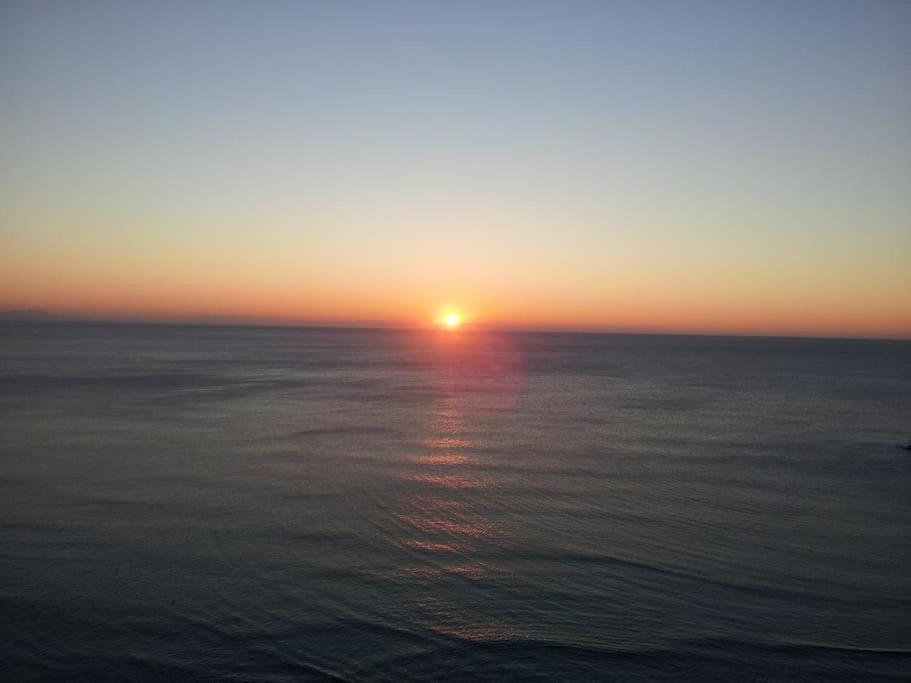 Seafront Apartment With Open-Air Heated Pool Fuengirola Esterno foto