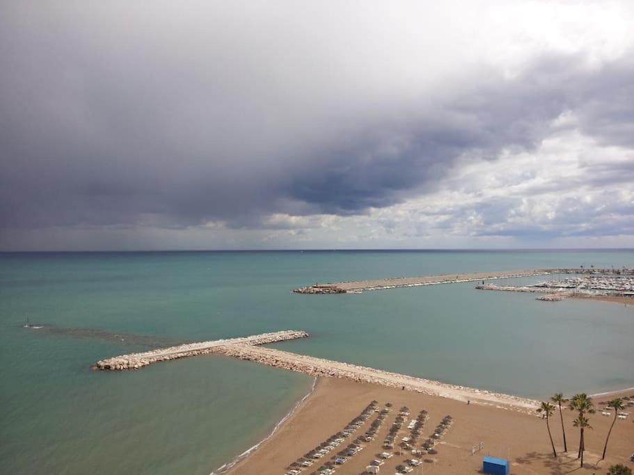Seafront Apartment With Open-Air Heated Pool Fuengirola Esterno foto