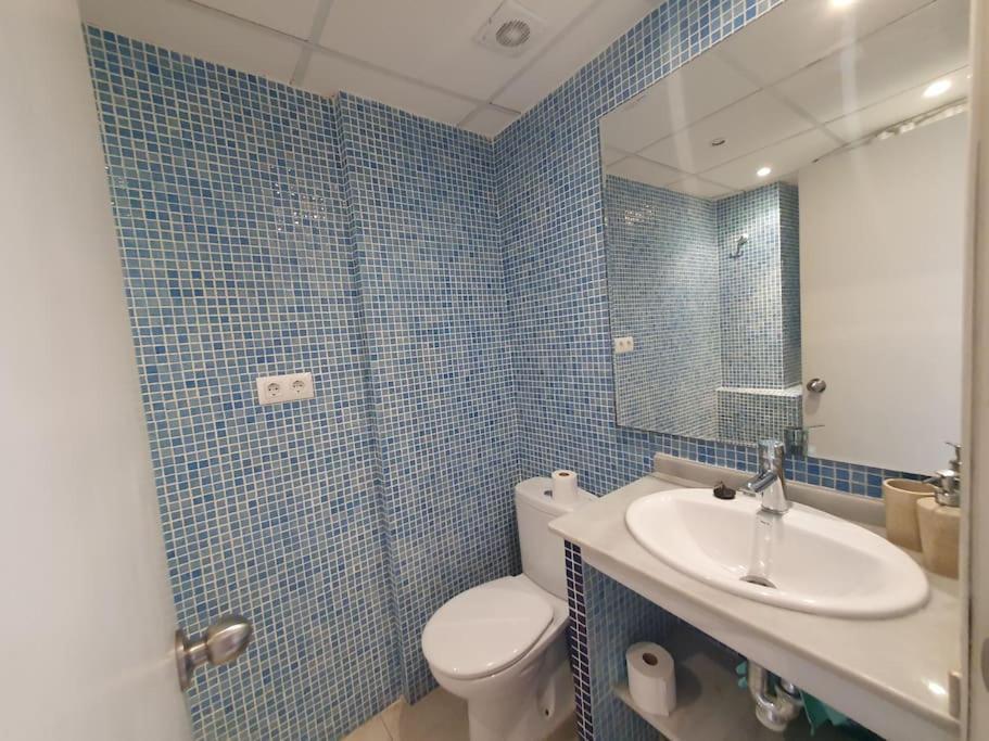 Seafront Apartment With Open-Air Heated Pool Fuengirola Esterno foto